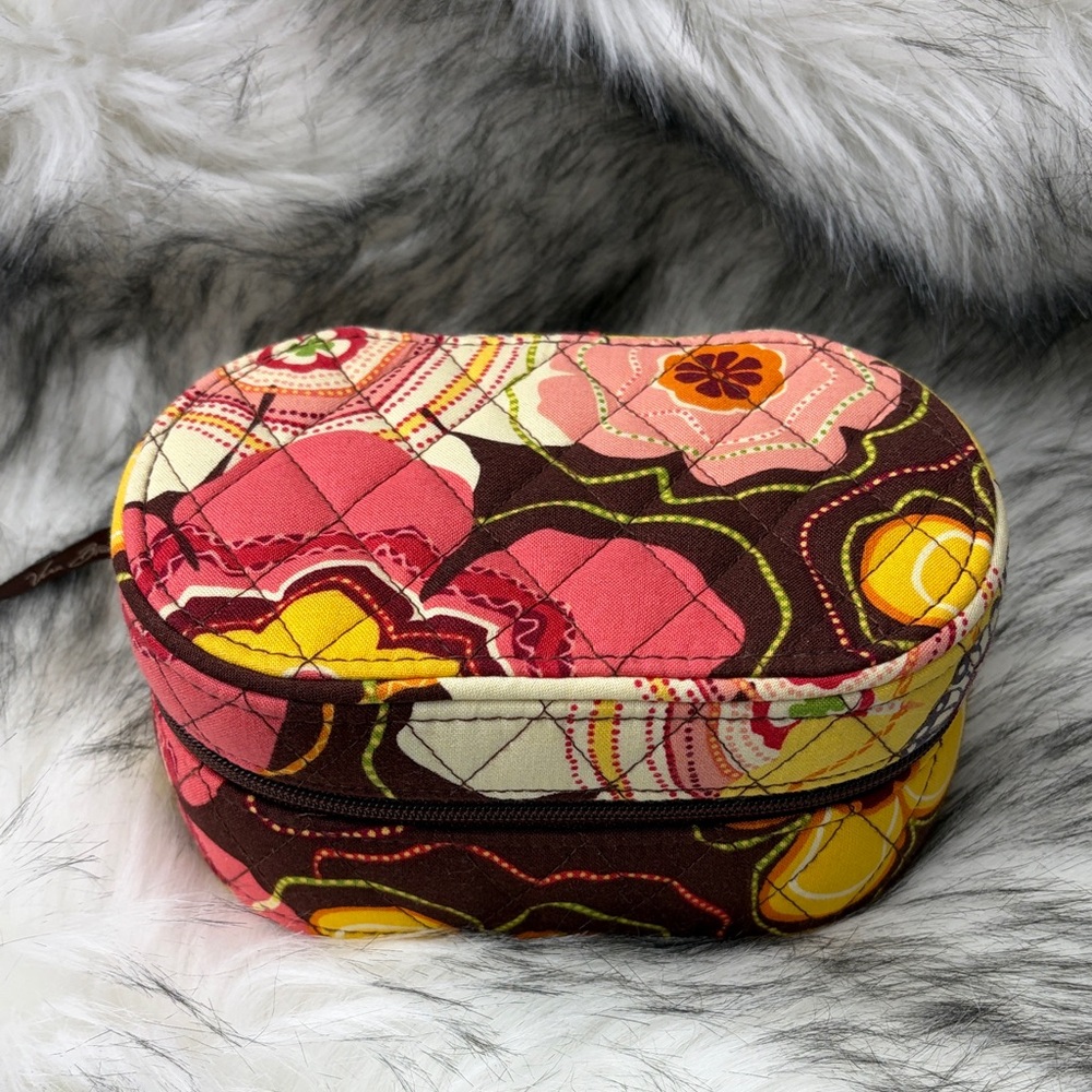 Vera Bradley retyred pattern travel jewelry organizer.